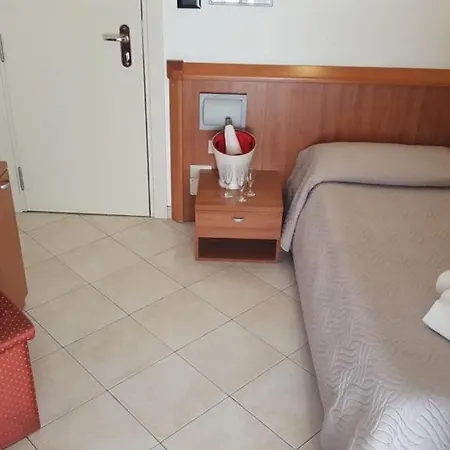 Bengasi מלון רימיני